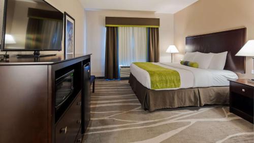 King Room with Kitchenette - Non-Smoking