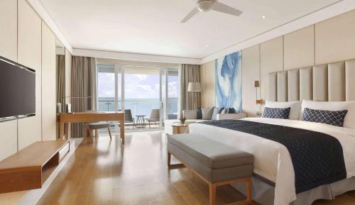 Deluxe King Room with Ocean View
