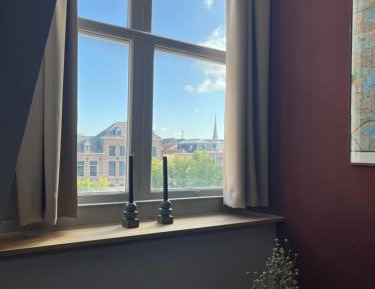 One-Bedroom Apartment with City View