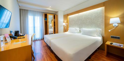 Double Room (1 Adult + 1 Child)