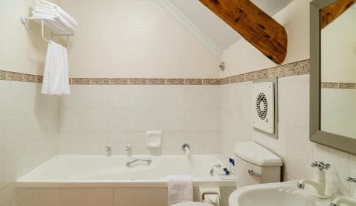 1 Bedroom Bi-level Loft, 1 Queen