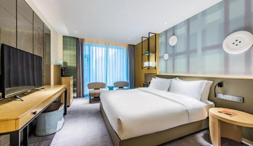 Deluxe Queen Room