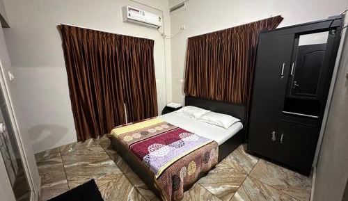 Deluxe Double Room (2 Adults + 1 Child)