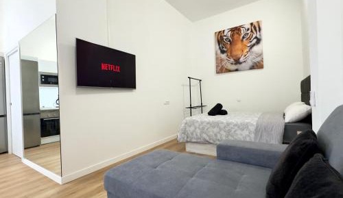 Studio Apartment with One Double Bed