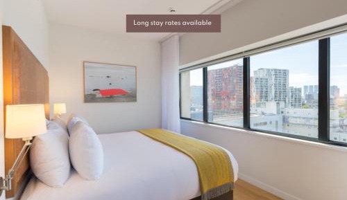 One Bedroom Corner Apartment