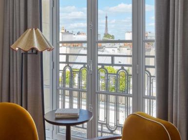 Classic Room - Eiffel Tower View 