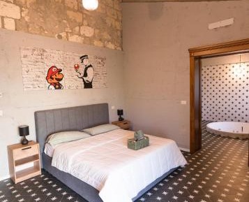 Queen Room with Spa Bath