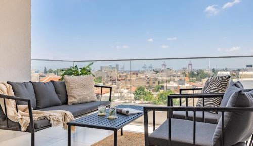 One-Bedroom Apartment with Balcony