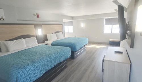 Full Kitchen - With King Beds