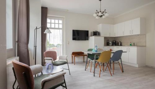 Apartment with Lake View