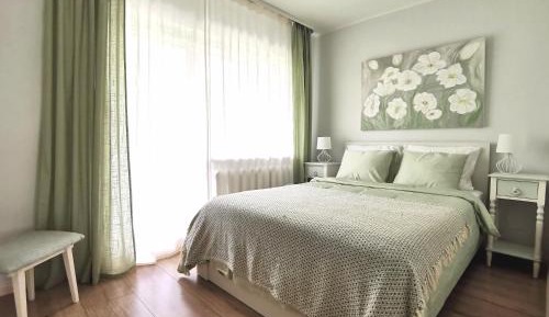 One-Bedroom Apartment with Balcony