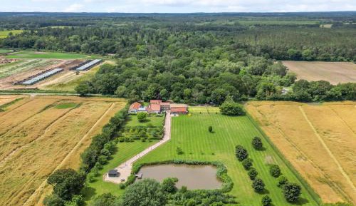 Seven-Bedroom Holiday Home