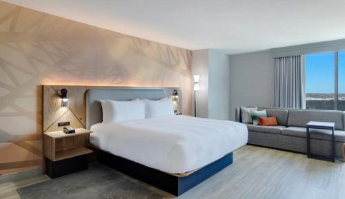 Concierge Queen Room