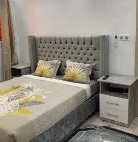 Deluxe Queen Studio 