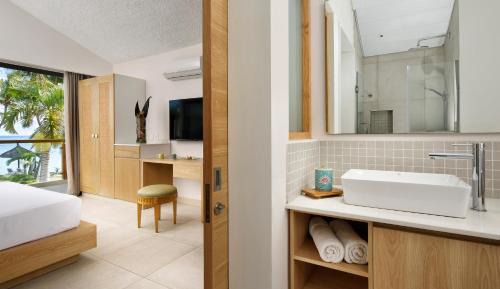 Coral Signature Room with Sea View