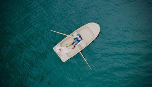 Small Double Room with Lake View Tarrace (Queen size bed)