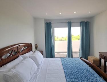 One-Bedroom Apartment with Sea View and Terrace