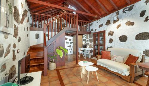 Superior One-Bedroom Apartment