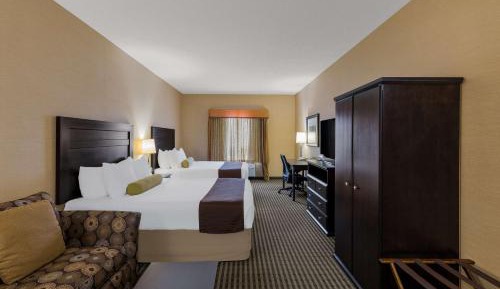 Queen Room with Two Queen Beds with Sofa Bed
