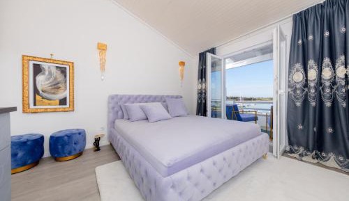 Studio Apartment with Sea View