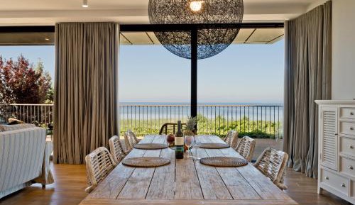 One-Bedroom Apartment with Sea View