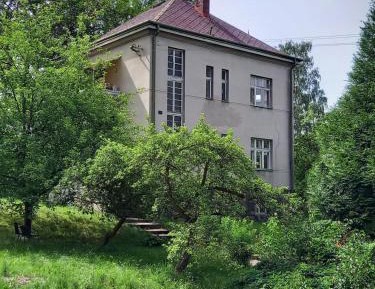 One-Bedroom Apartment with Garden View