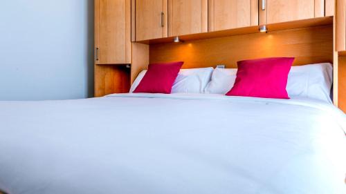 Superior One-Bedroom Apartment with Sea View 