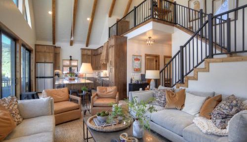 Three-Bedroom Holiday Home 