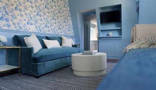 Deluxe Family Suite