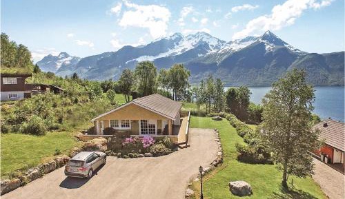 Four-Bedroom Holiday Home