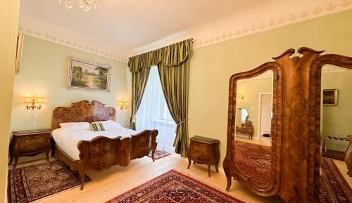 Deluxe Double Room with Bath