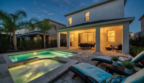 Four-Bedroom Holiday Home