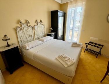 Deluxe Double Room with Balcony and Sea View