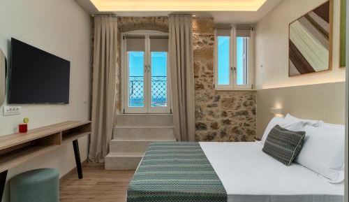 Deluxe Double Room with Balcony and Sea View