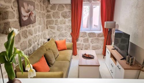 Apartment with Garden View