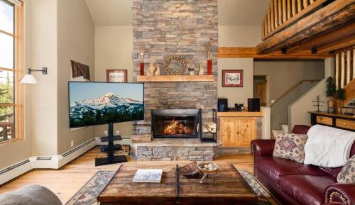 Four-Bedroom Holiday Home