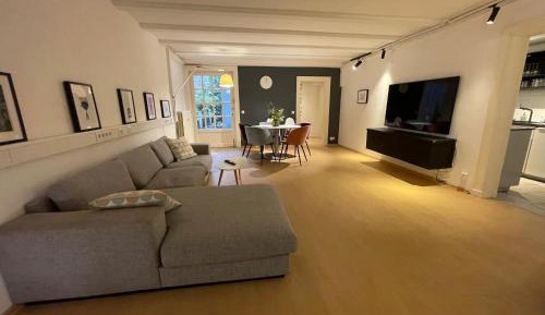 Alster Waterfront Family Apartment