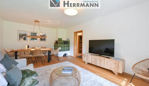Apartment with Mountain View