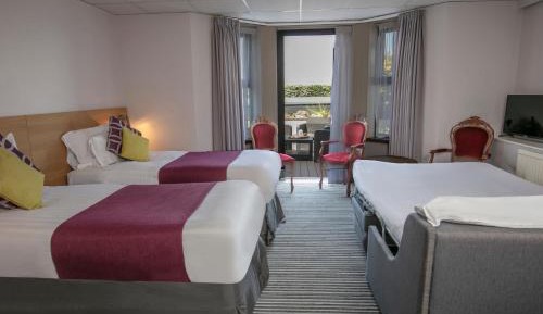 Family King Suite - Non-Smoking