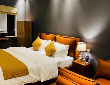 Deluxe Double Room with Shower