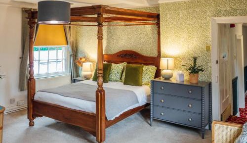 Deluxe King Suite
