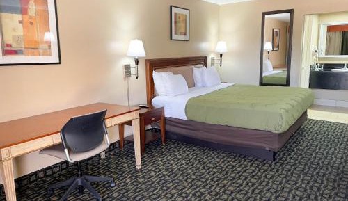 King Room with Roll-in Shower - Disability Access - Non-Smoking