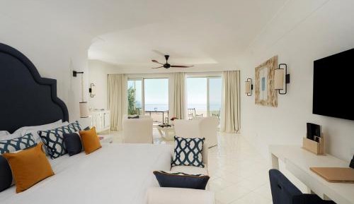 Luxury Suite with Jacuzzi