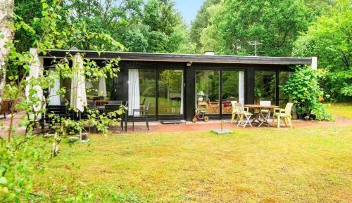One-Bedroom Holiday Home