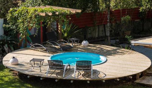 Queen Room with Pool View