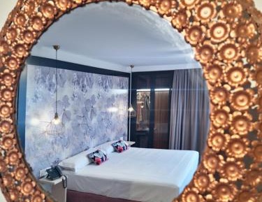 Deluxe Suite with Spa Bath