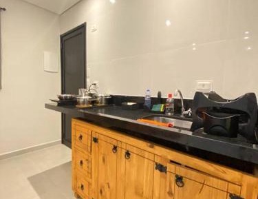 Apartment with Mountain View