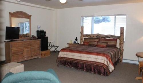 King Studio with Sofa Bed