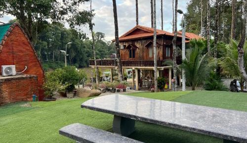 Bungalow - Water Front 