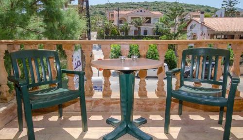 Double or Twin Room with Mountain View